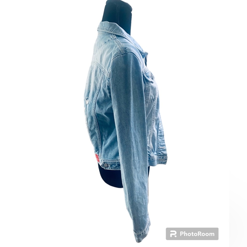 Jean Jacketsize Mused Featuring- White Embroidery Detailing View 3